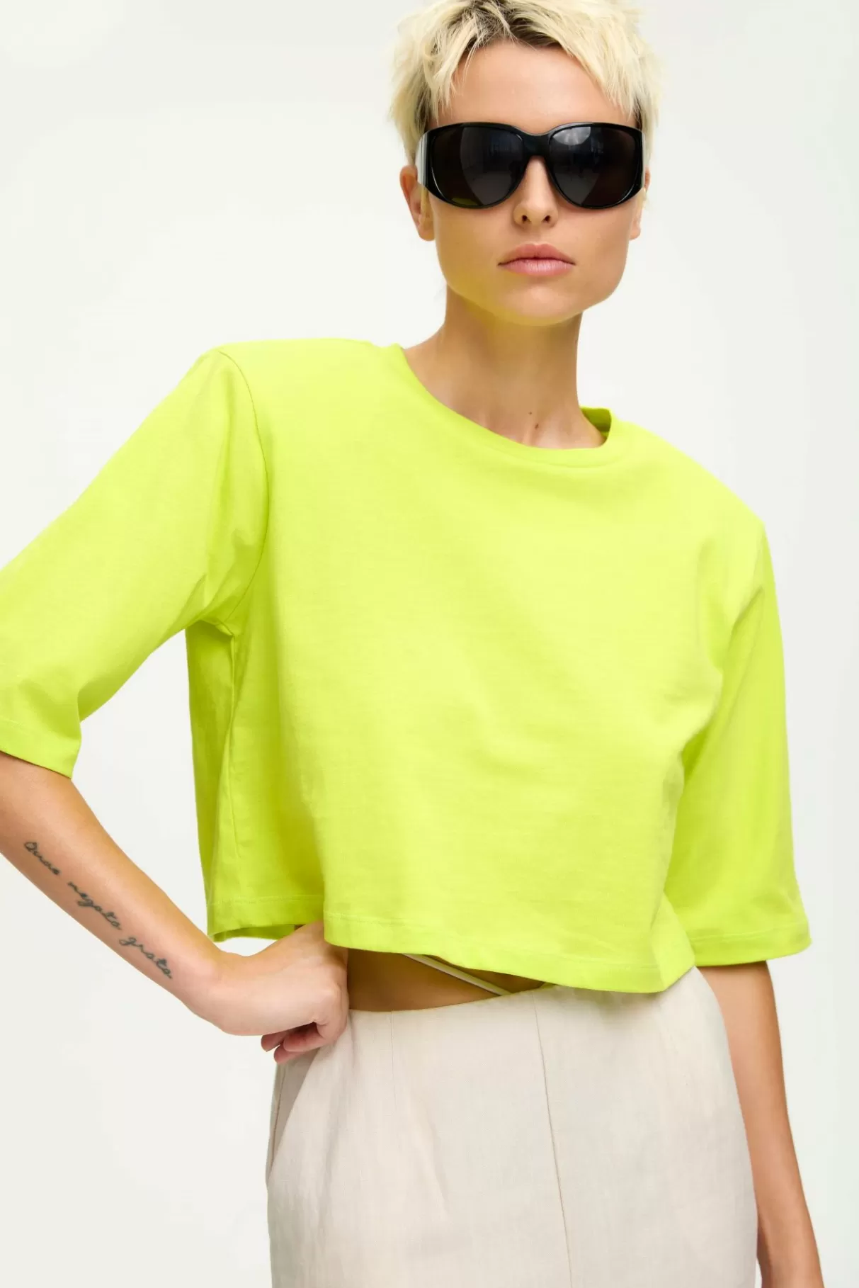 Shop Gestuz Jorygz Cropped T-Shirt Evening Primrose